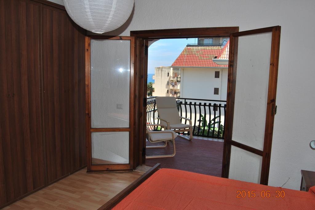 Baia Degli Dei Apartment Giardini Naxos Room photo